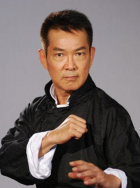 少妇脱了内裤让我添