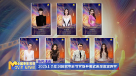 12岁女孩穿比基尼跳舞